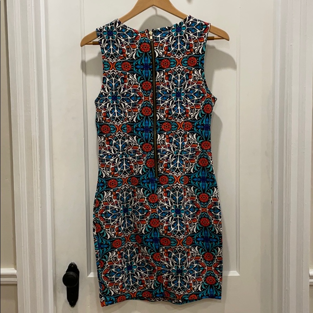Abstract / Stained Glass Patterned Dress - Picture 3 of 4
